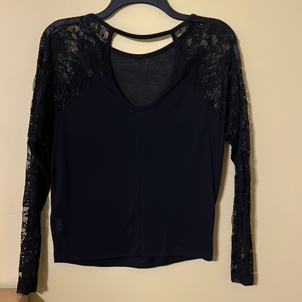 Basic House blouse Excellent condition - Picture 2 of 3